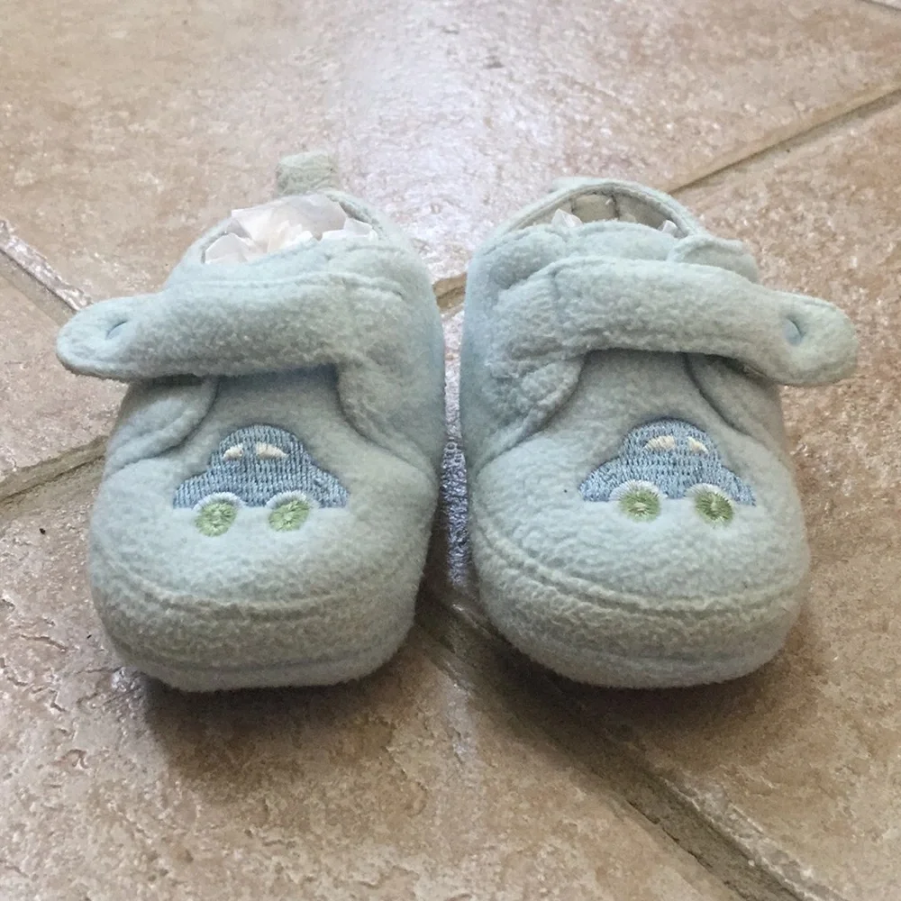 KRU Layette Baby Boys Car Soft Fleece Slippers